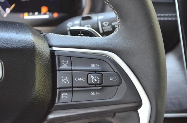 Used 2023 Jeep Grand Cherokee L Limited w/ Rear Seat Video Group I AWD/4WD image 21