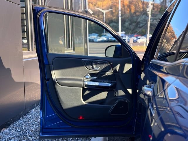 Used 2024 Mercedes-Benz GLB 250 4MATIC image 10