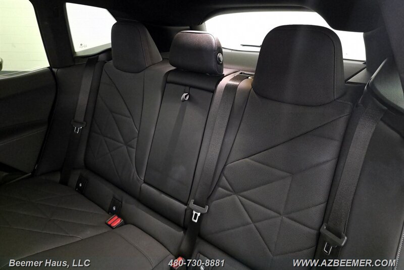 Used 2023 BMW iX xDrive50 w/ Sport Package AWD/4WD image 27