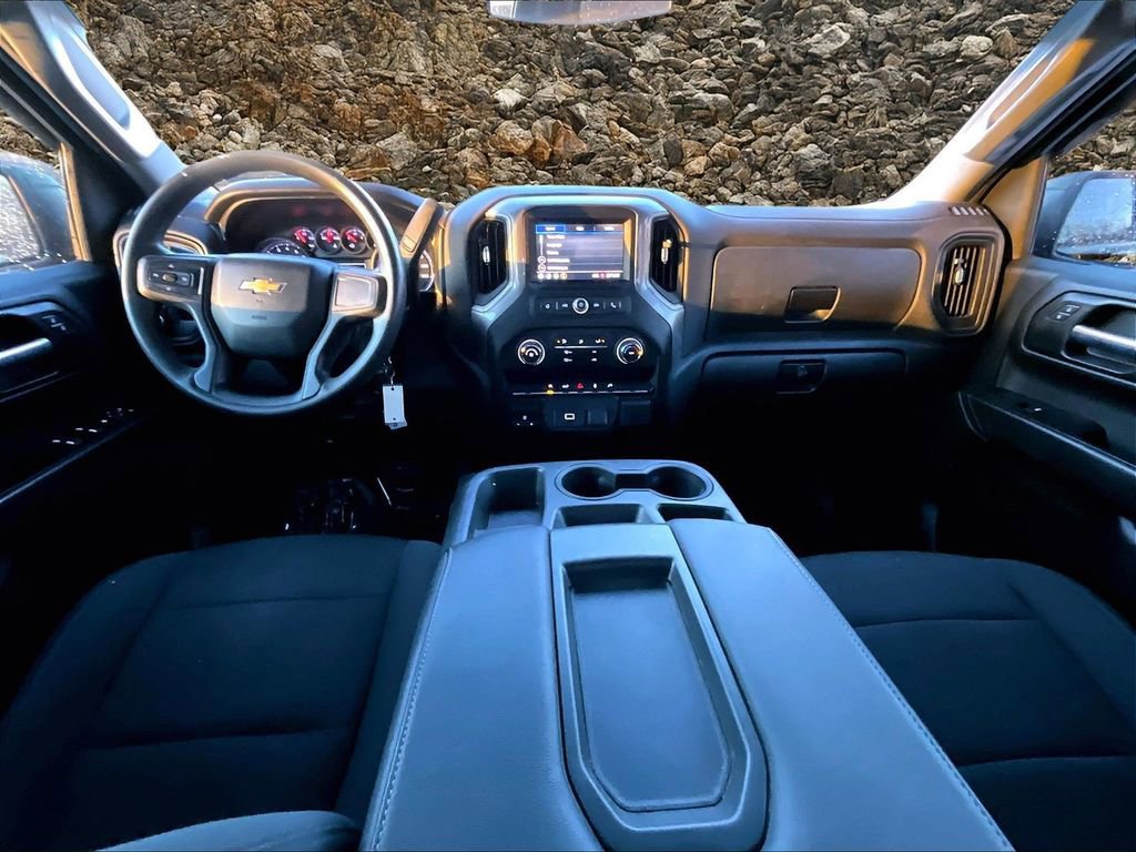 Used 2020 Chevrolet Silverado 1500 Custom w/ Custom Value Package image 13