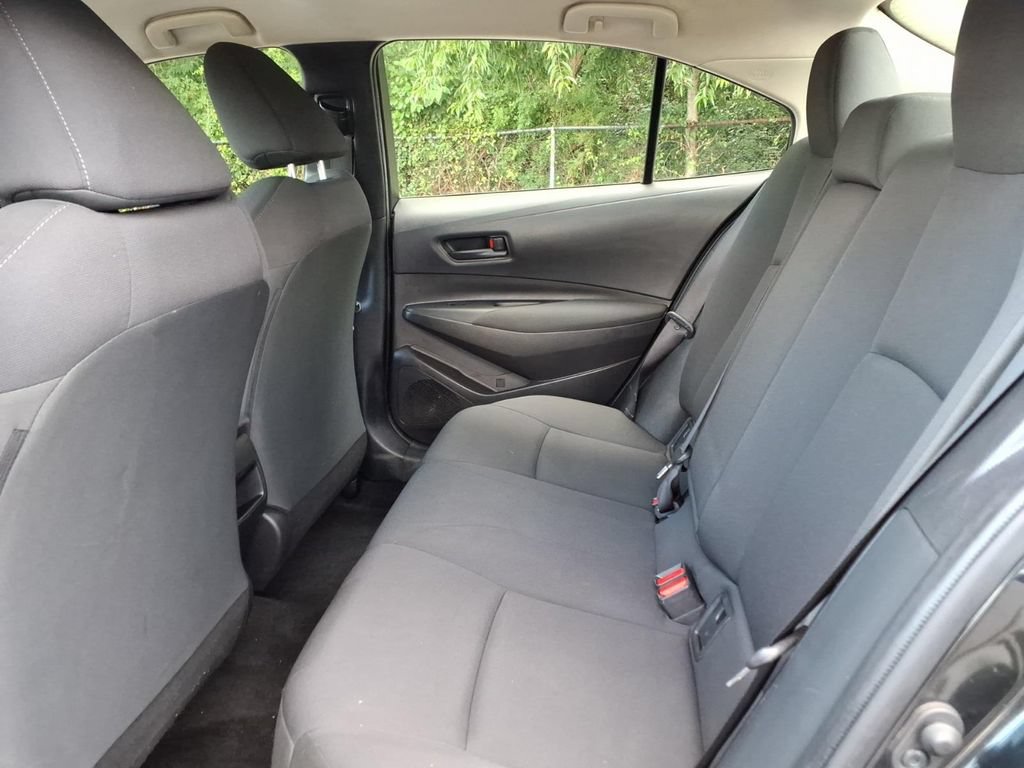Used 2022 Toyota Corolla LE FWD image 15