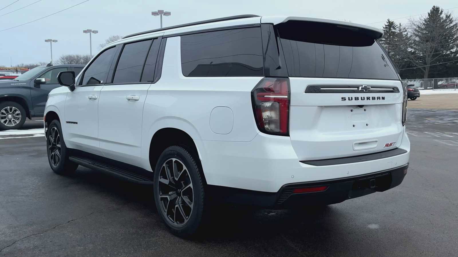 Certified 2023 Chevrolet Suburban RST image 4