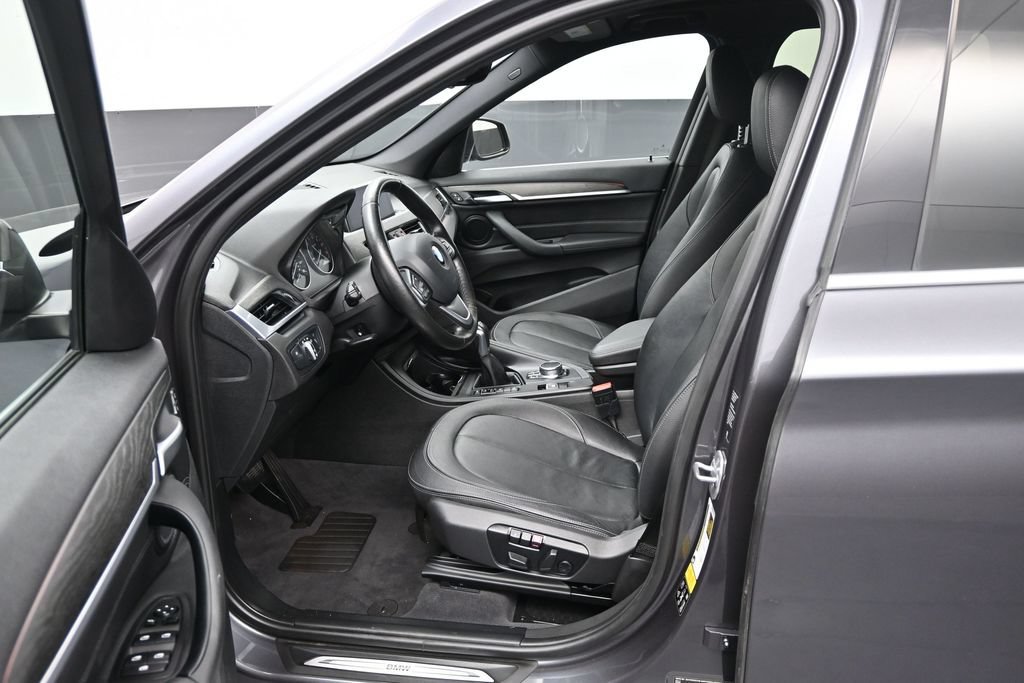 Used 2017 BMW X1 xDrive28i AWD/4WD image 9