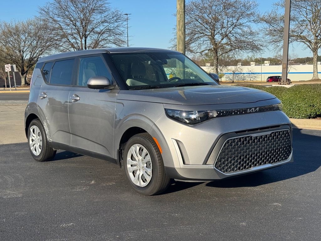 Used 2023 Kia Soul LX image 1