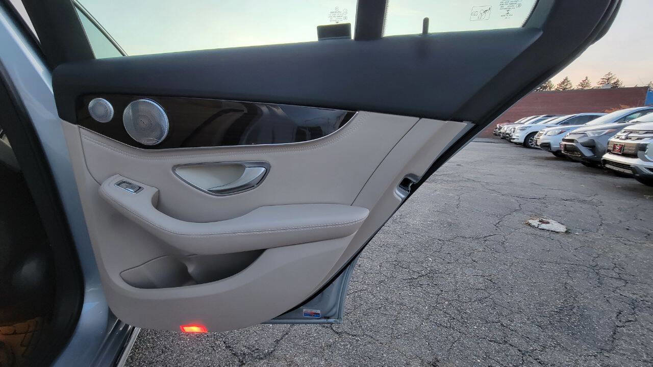 Used 2015 Mercedes-Benz C 300 4MATIC Sedan image 26