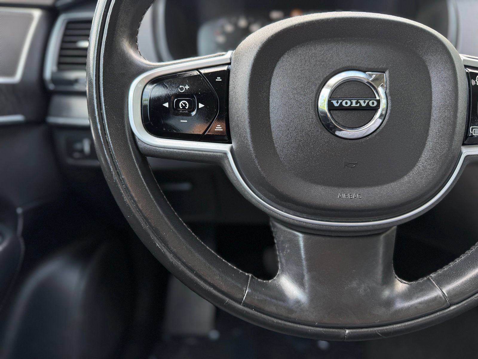 Used 2020 Volvo XC90 T5 Momentum w/ Protection Package FWD image 26