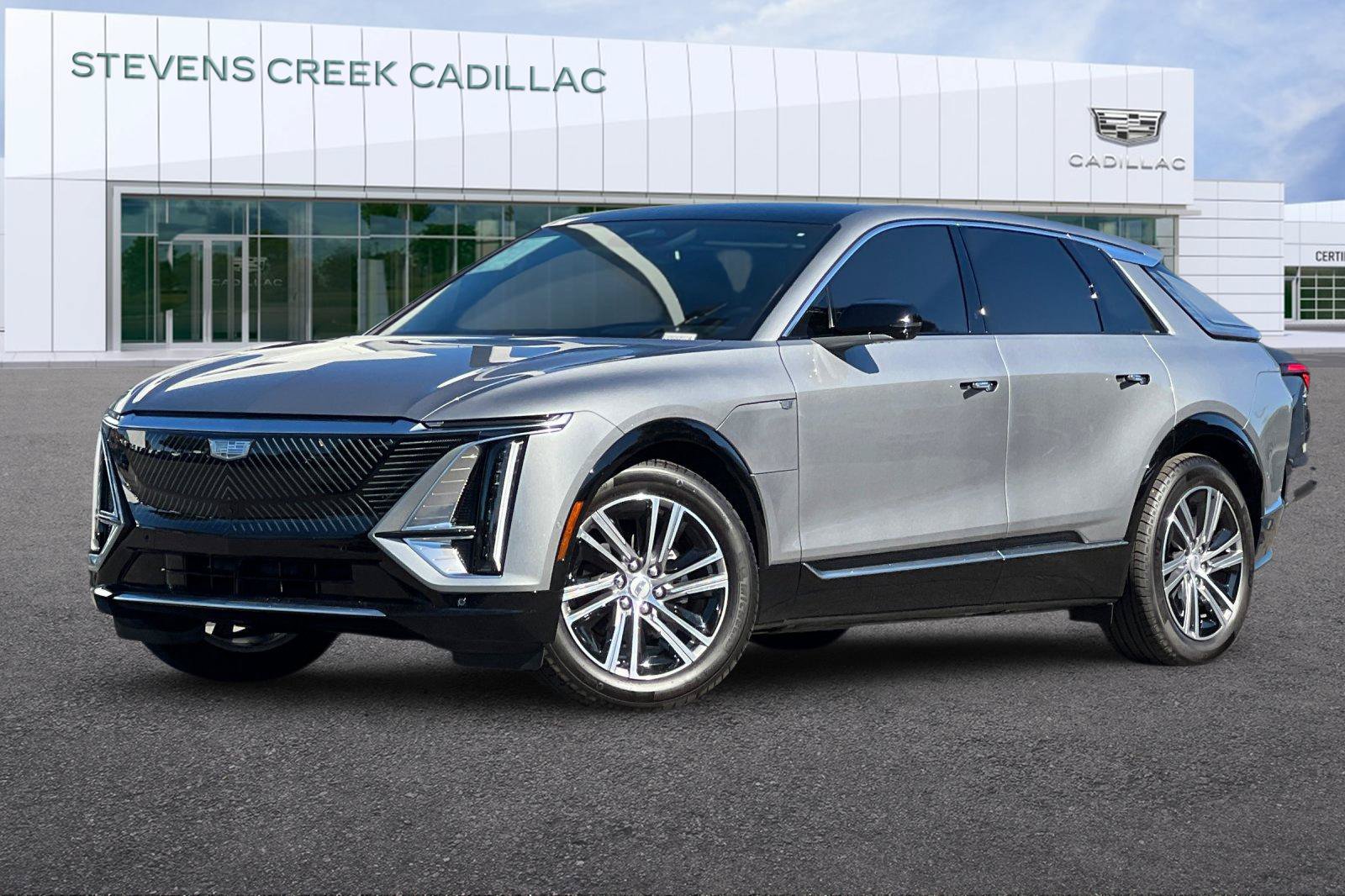 Certified 2026 Cadillac Lyriq Luxury w/ LPO, Floor Liner Package RWD image 7