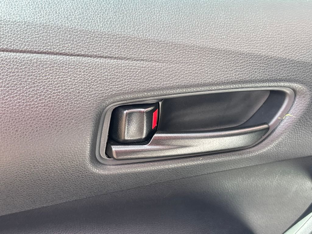 Used 2025 Toyota Corolla LE w/ LE Premium Package image 9