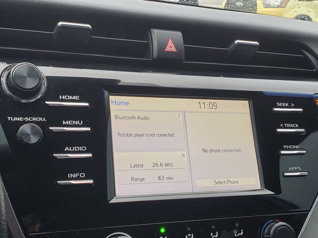 Used 2018 Toyota Camry L image 23