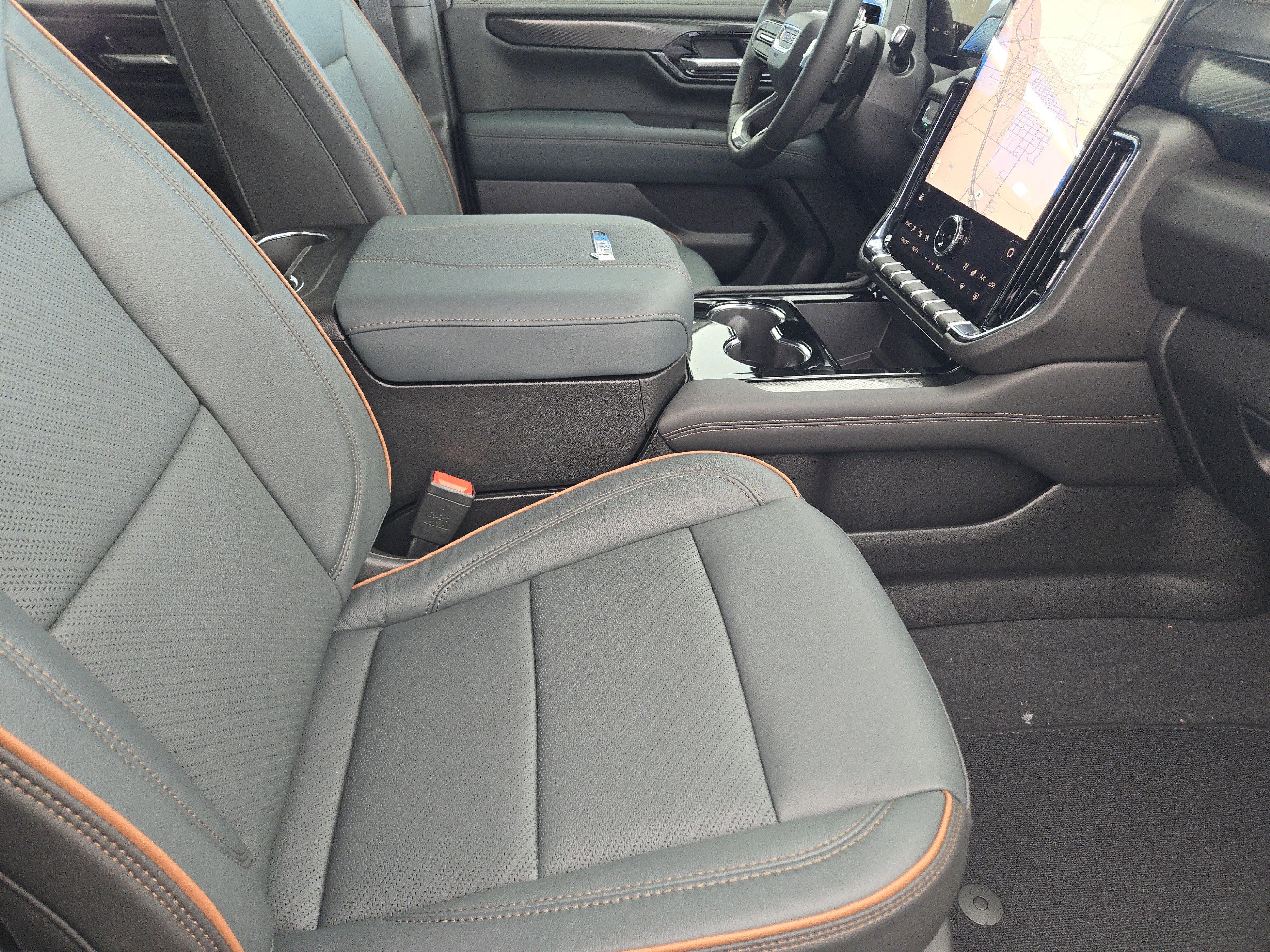 New 2026 GMC Yukon AT4 w/ AT4 Premium Package image 11