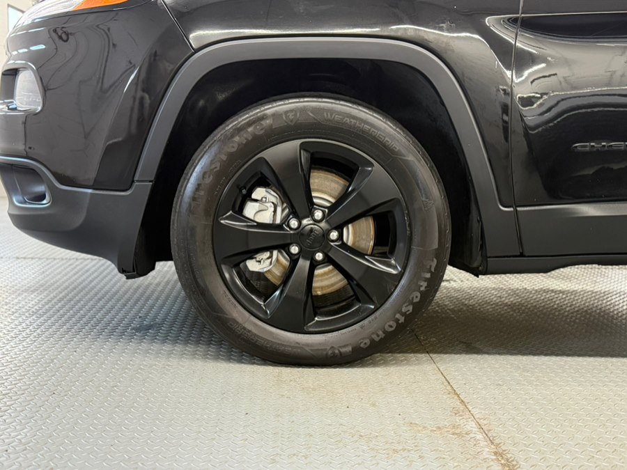 Used 2018 Jeep Cherokee Limited w/ High Altitude Package AWD/4WD image 12