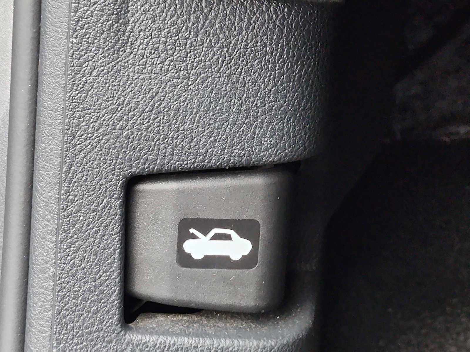 Used 2024 Nissan Altima 2.5 SV FWD image 25