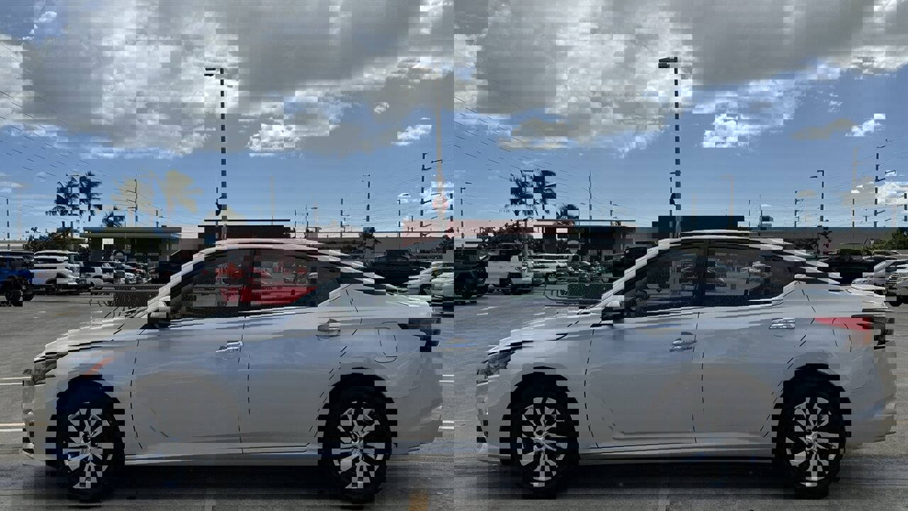 Used 2022 Nissan Altima 2.5 S image 2