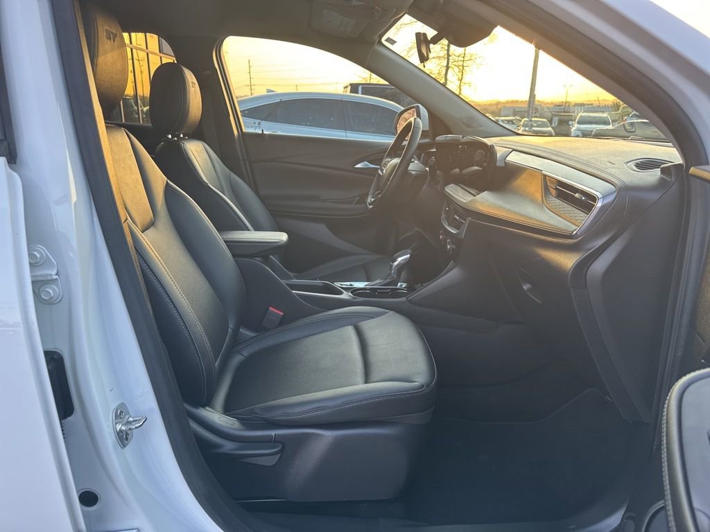 Used 2024 Buick Encore GX Sport Touring w/ Advanced Technology Package AWD/4WD image 20