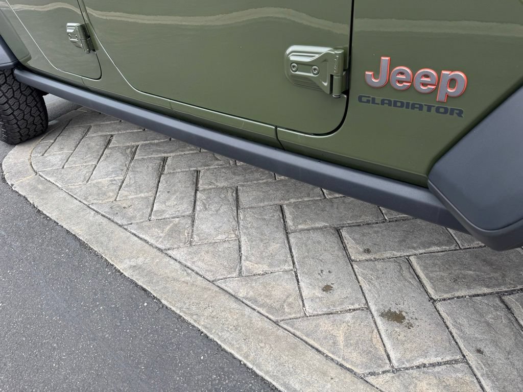 Used 2022 Jeep Gladiator Mojave AWD/4WD image 7