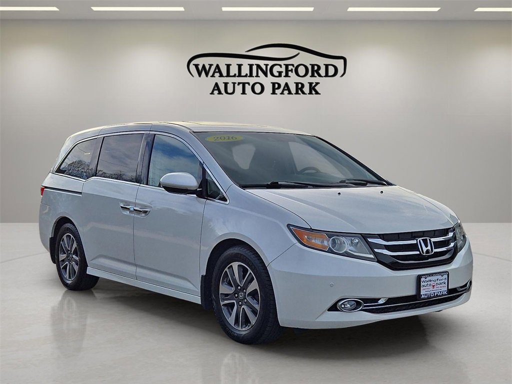 Used 2016 Honda Odyssey Touring Elite image 3