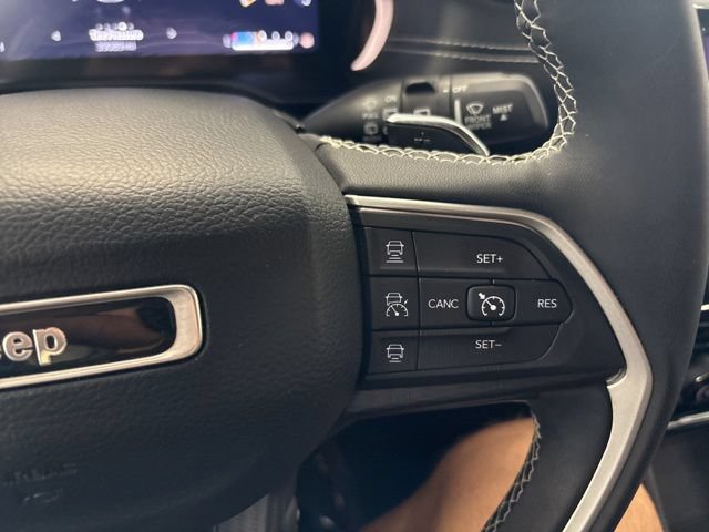 Used 2023 Jeep Grand Cherokee Altitude AWD/4WD image 34