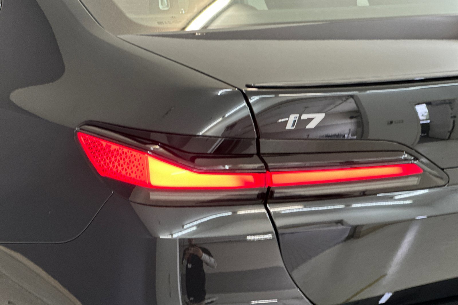 New 2026 BMW i7 eDrive50 w/ Executive Package image 12