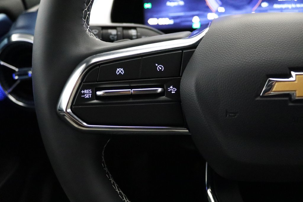 Certified 2025 Chevrolet Equinox EV LT FWD image 15