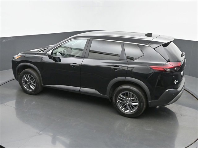 Used 2023 Nissan Rogue S image 40