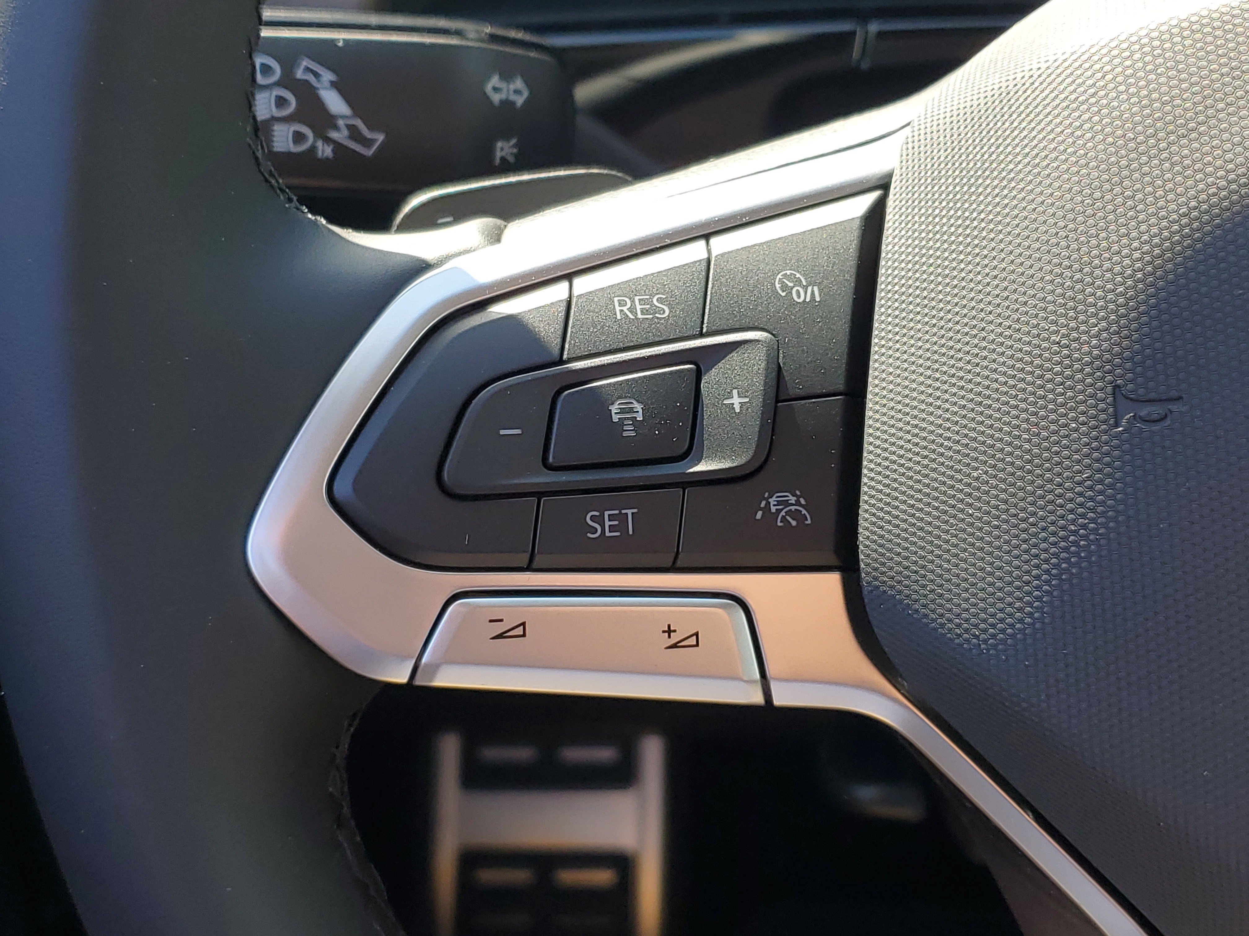 New 2025 Volkswagen Atlas SEL Premium R-Line image 22