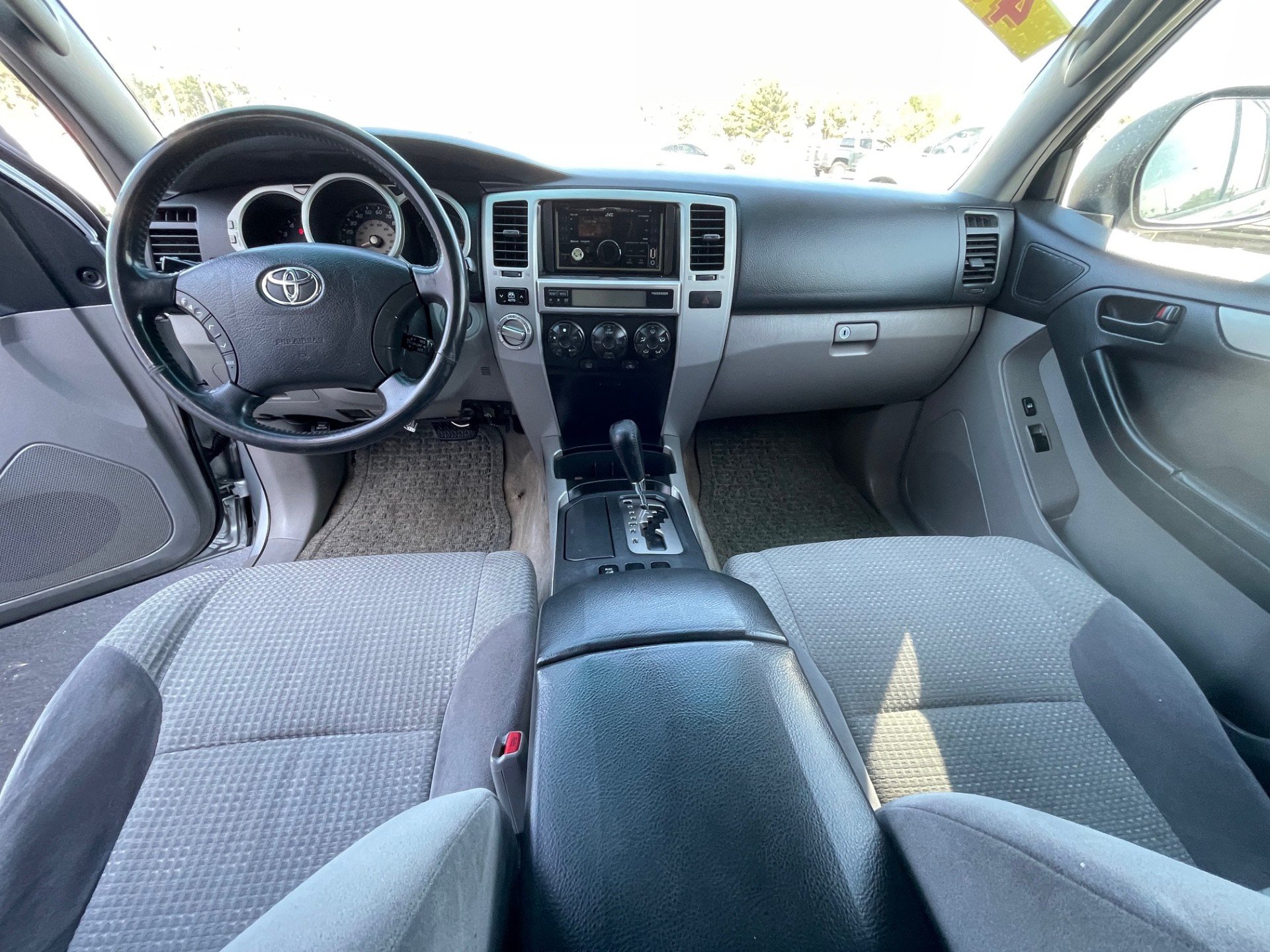 Used 2004 Toyota 4Runner SR5 AWD/4WD image 18