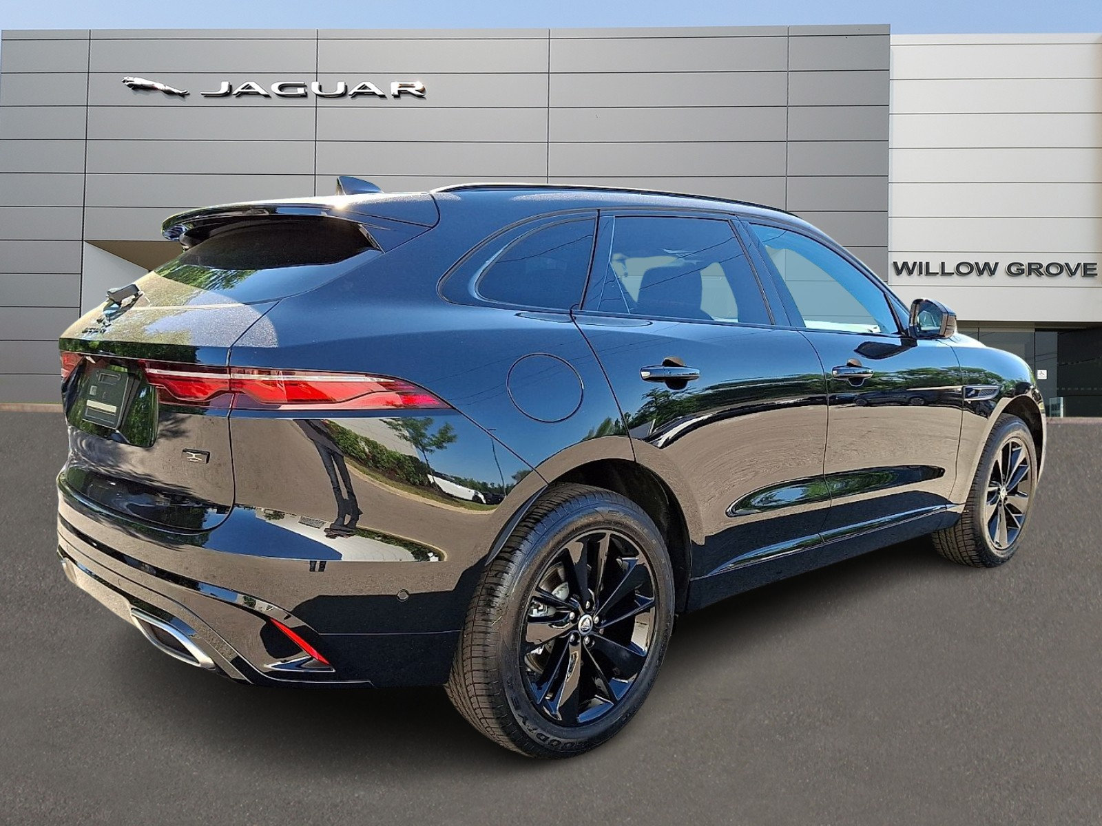 New 2026 Jaguar F-PACE R-Dynamic S AWD/4WD image 2
