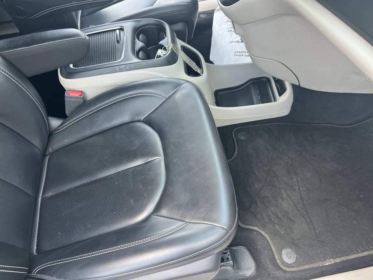Used 2023 Chrysler Pacifica Touring-L FWD image 35