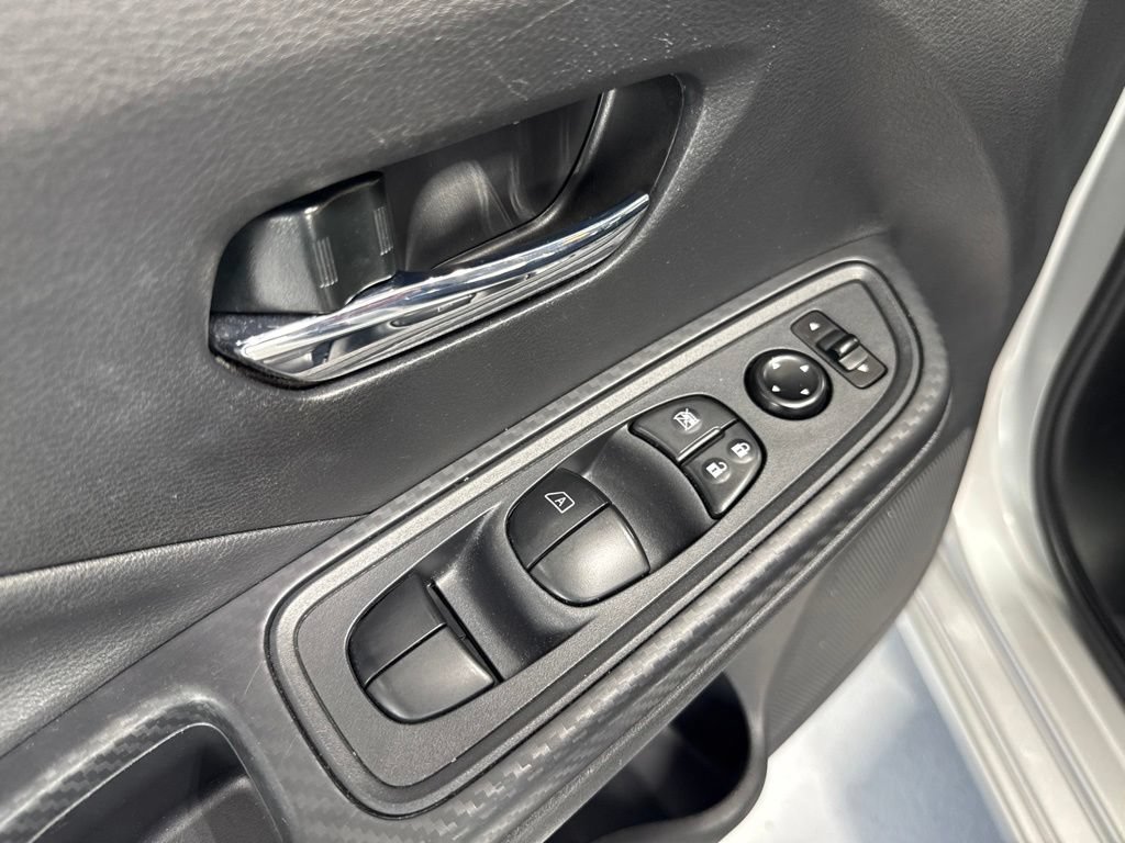 Used 2025 Nissan Versa SV FWD image 21