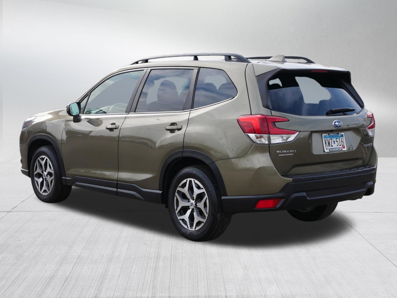 Used 2023 Subaru Forester Premium image 5