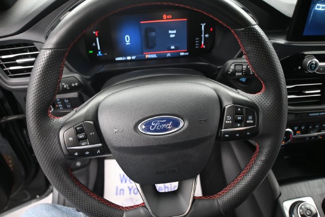Used 2023 Ford Escape ST-Line AWD/4WD image 25