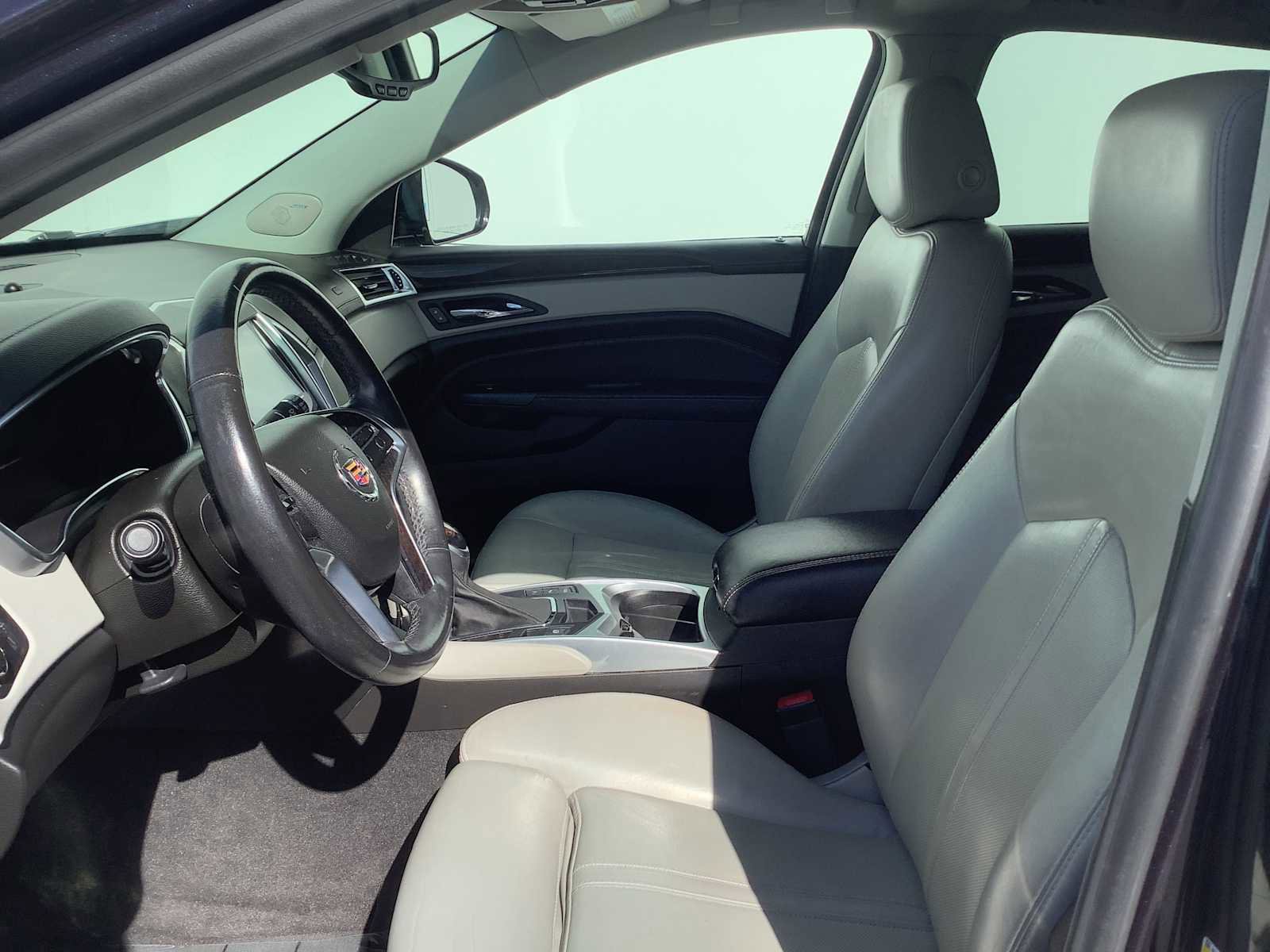 Used 2015 Cadillac SRX Luxury w/ Driver Awareness Package AWD/4WD image 2