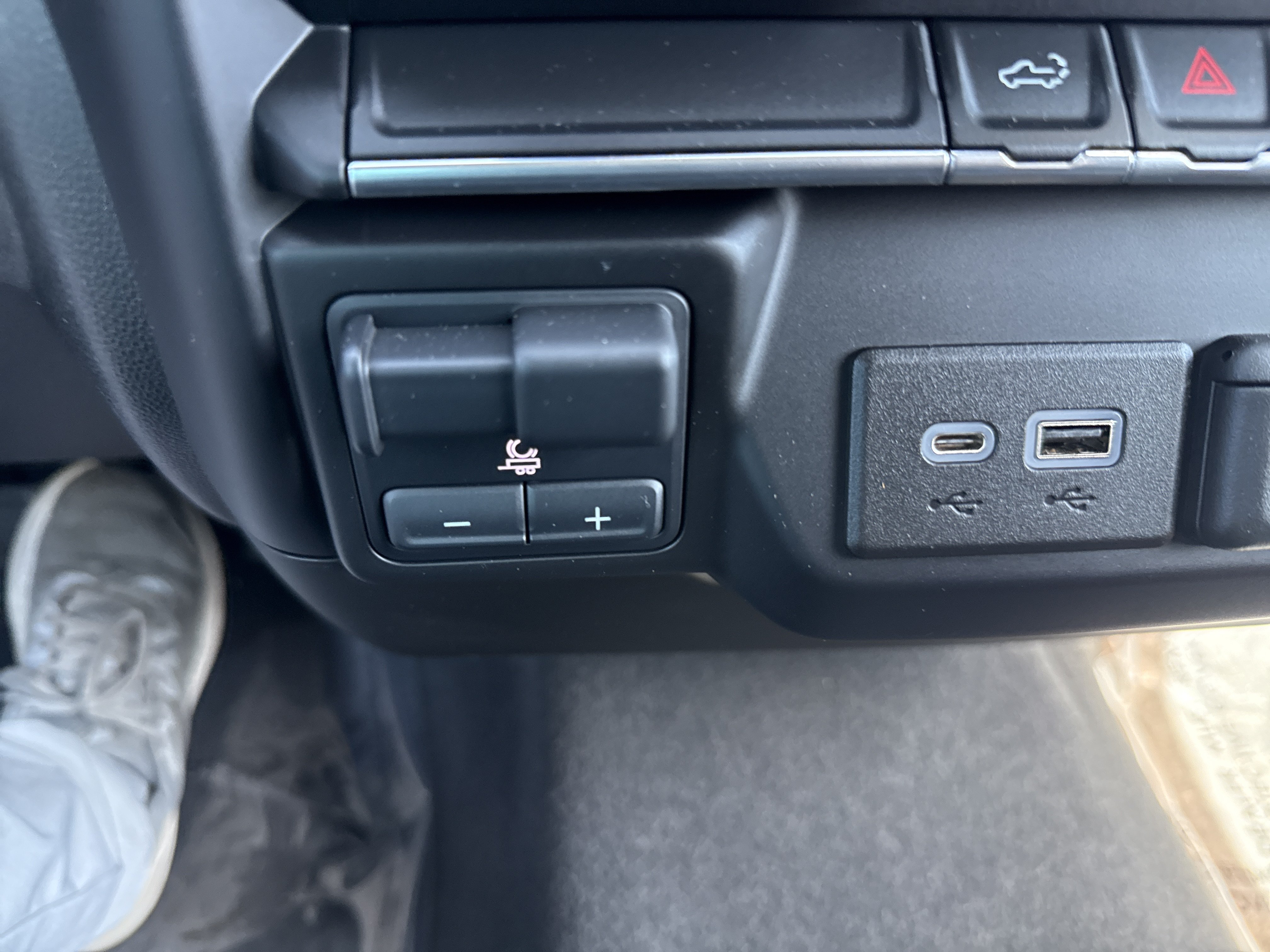Used 2022 GMC Sierra 3500 SLE w/ SLE Convenience Package AWD/4WD image 27