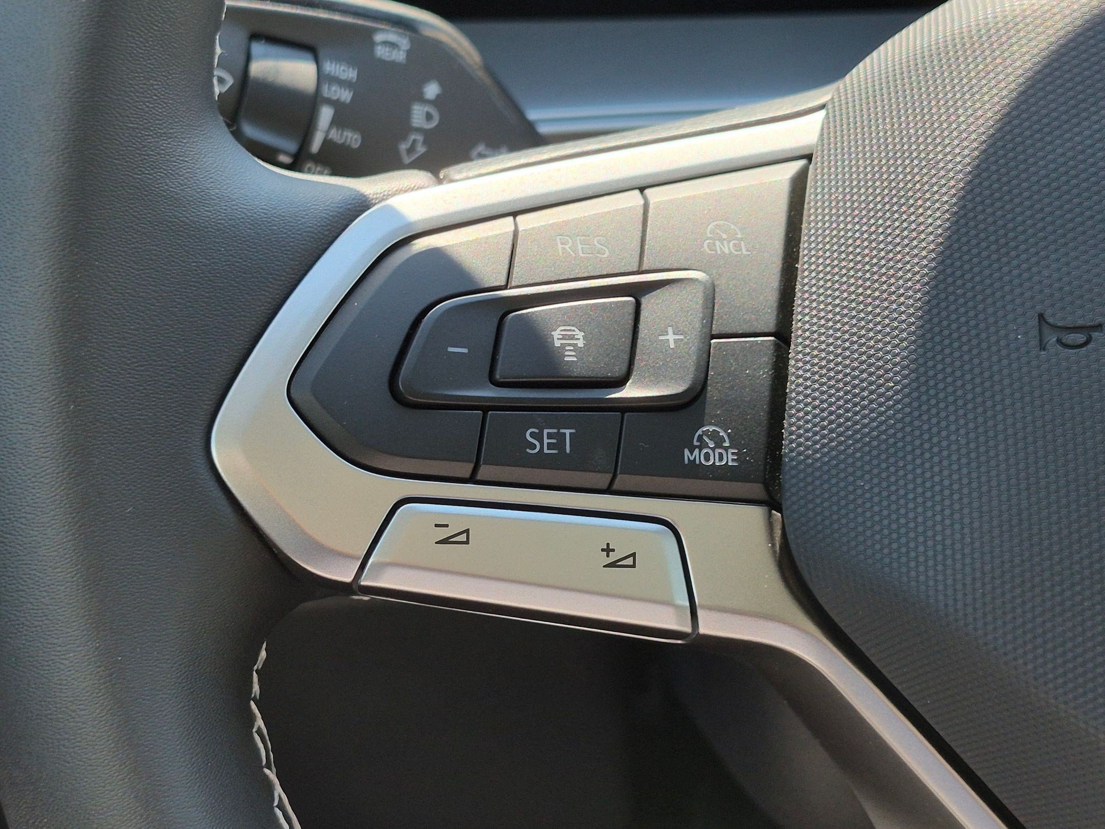 New 2026 Volkswagen Tiguan SE AWD/4WD image 18