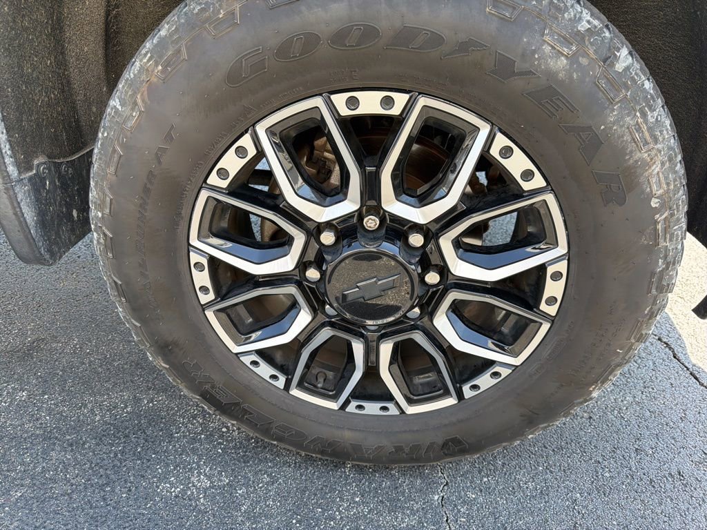 Used 2022 Chevrolet Silverado 2500 High Country w/ Z71 Off-Road Package AWD/4WD image 8