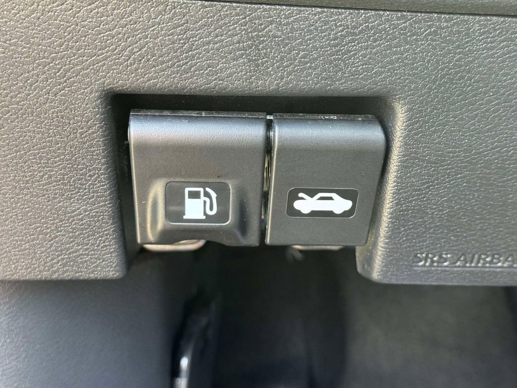 Used 2023 Nissan Kicks SV image 18