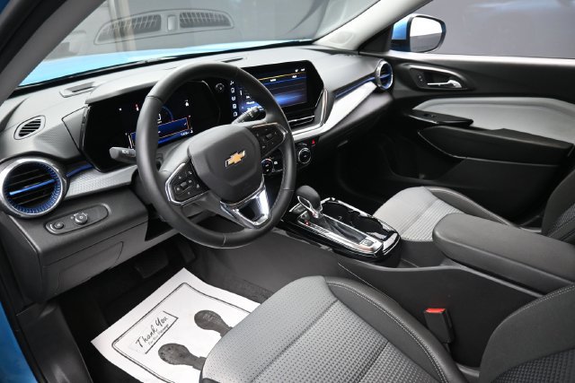 Used 2026 Chevrolet Trax LT w/ LT Convenience Package FWD image 18