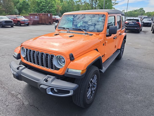 Used 2025 Jeep Wrangler Unlimited Sahara w/ Safety Group AWD/4WD image 7