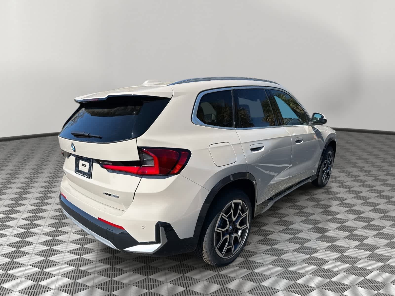 New 2026 BMW X1 xDrive28i w/ Convenience Package AWD/4WD image 3