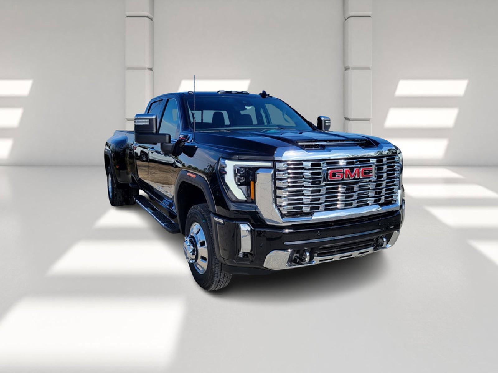 New 2026 GMC Sierra 3500 Denali w/ Denali Reserve Package image 3