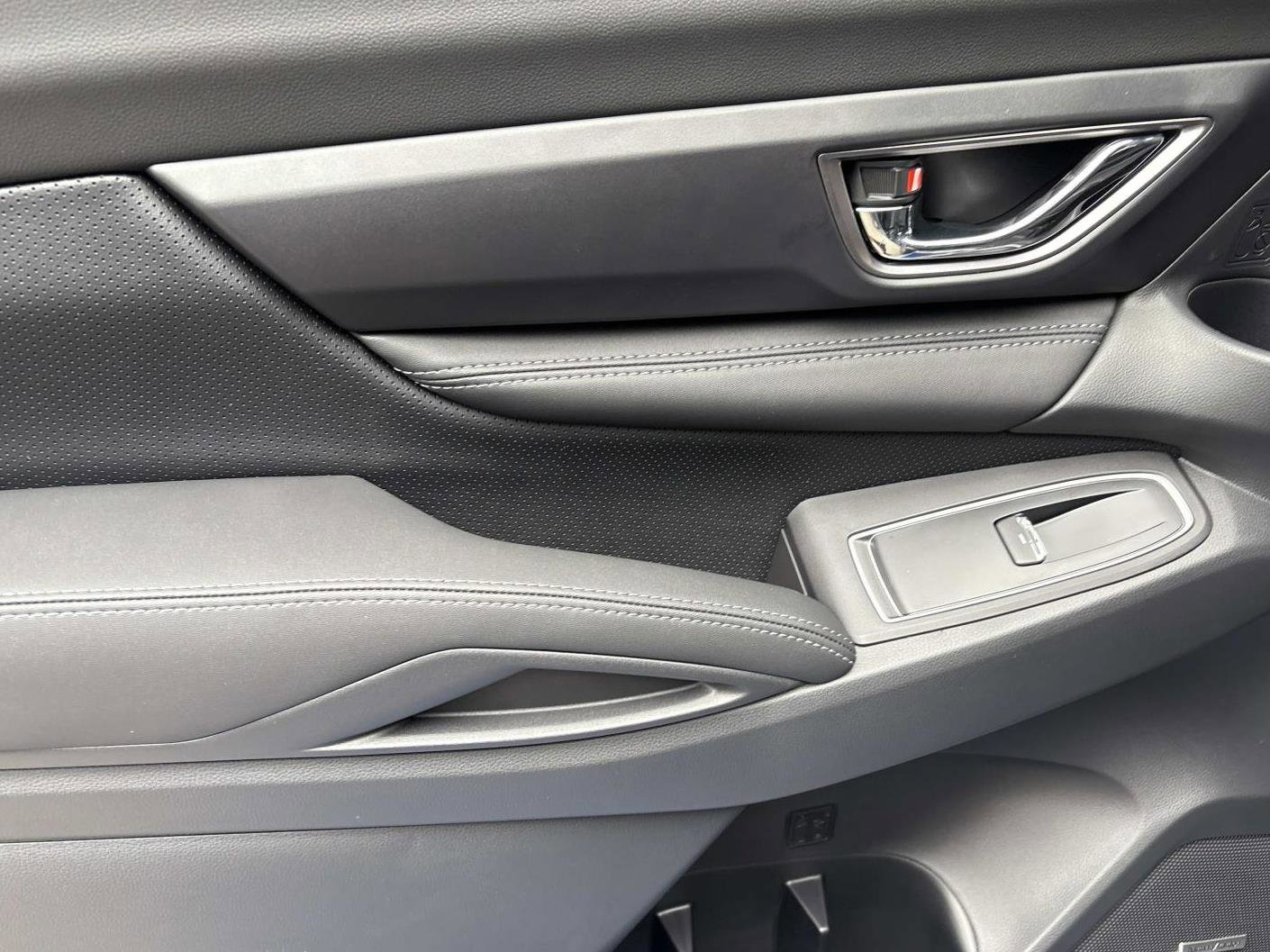 New 2025 Subaru Ascent Limited image 14