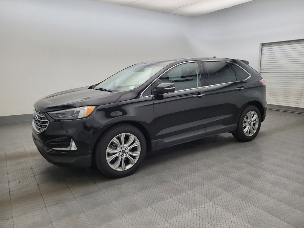 Used 2019 Ford Edge Titanium w/ Equipment Group 301A FWD image 2