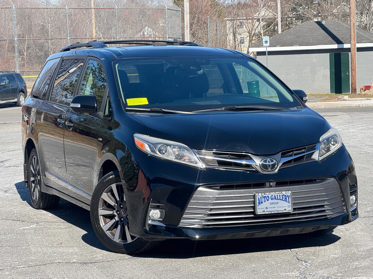 Used 2018 Toyota Sienna Limited Premium image 1