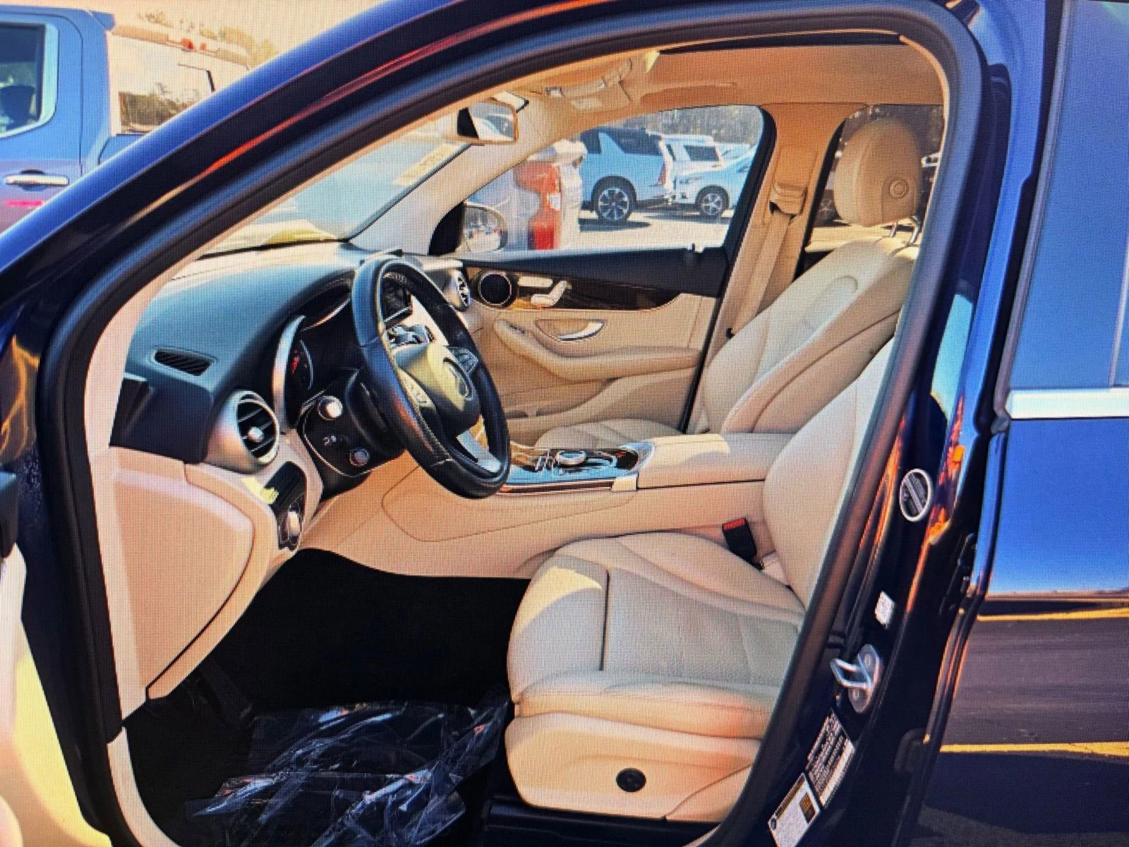 Used 2017 Mercedes-Benz GLC 300 4MATIC w/ Premium 1 Package image 4