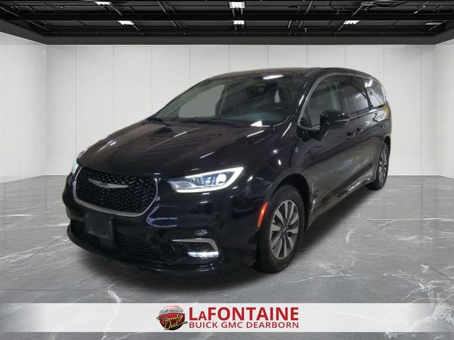 Used 2024 Chrysler Pacifica Select image 8