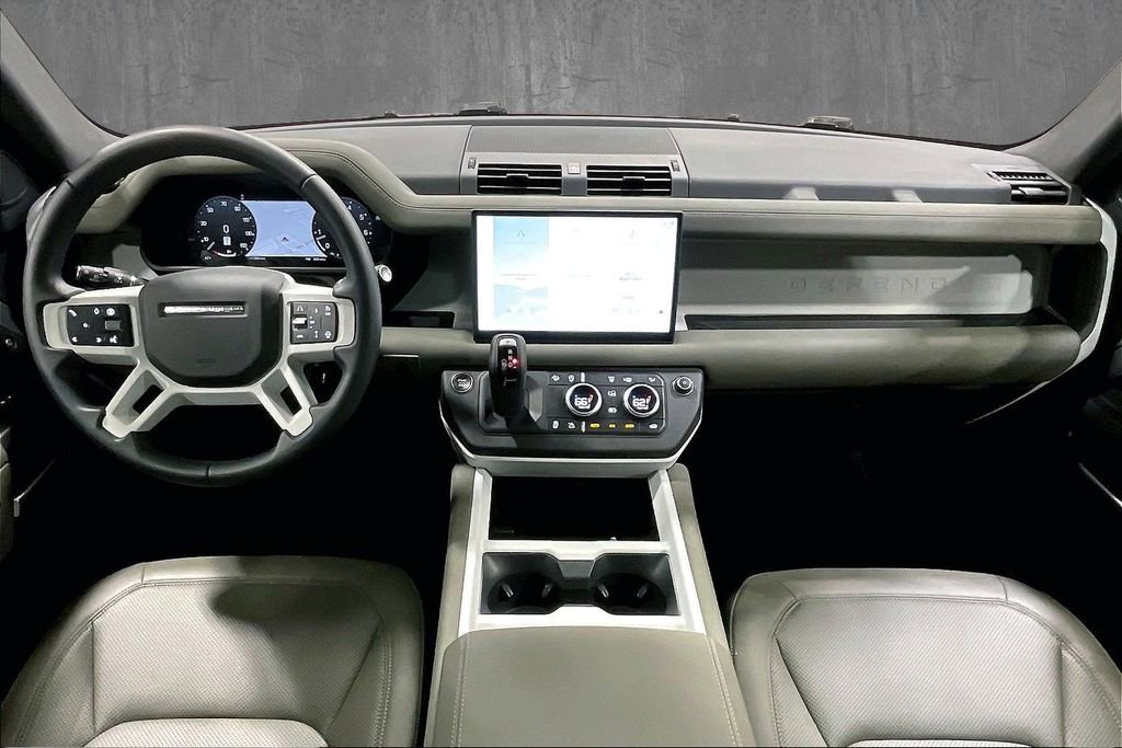 Used 2025 Land Rover Defender 110 S image 7