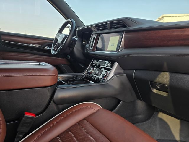 Used 2024 GMC Yukon Denali Ultimate AWD/4WD image 28