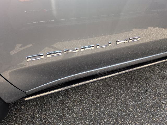 New 2025 GMC Sierra 2500 Denali w/ Denali Reserve Package image 4