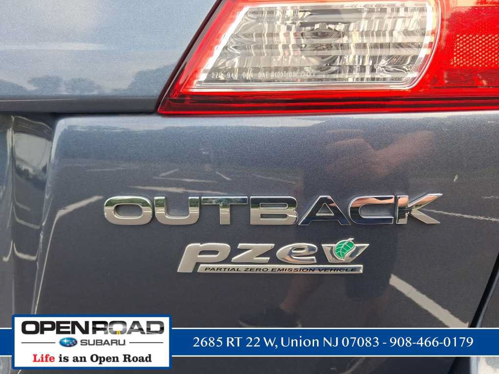 Used 2013 Subaru Outback 2.5i Premium w/ All-Weather Pkg AWD/4WD image 9