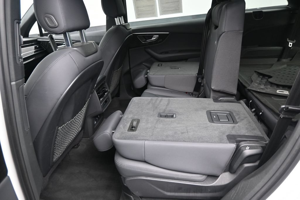 Used 2021 Audi Q7 2.0T Premium w/ Convenience Package AWD/4WD image 14